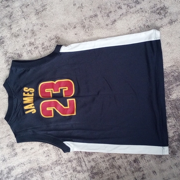 Cavs jersey - Picture 2 of 2
